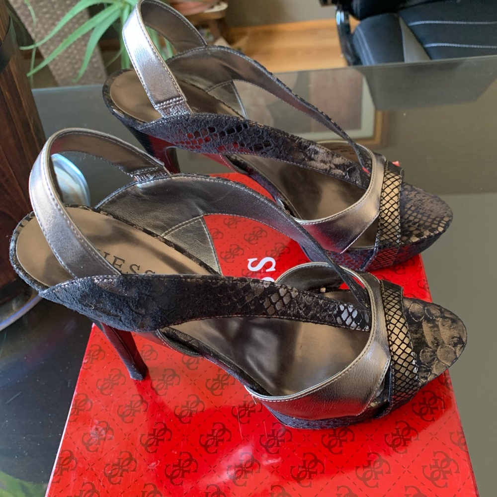 Guess Heels - Picture 4 of 6